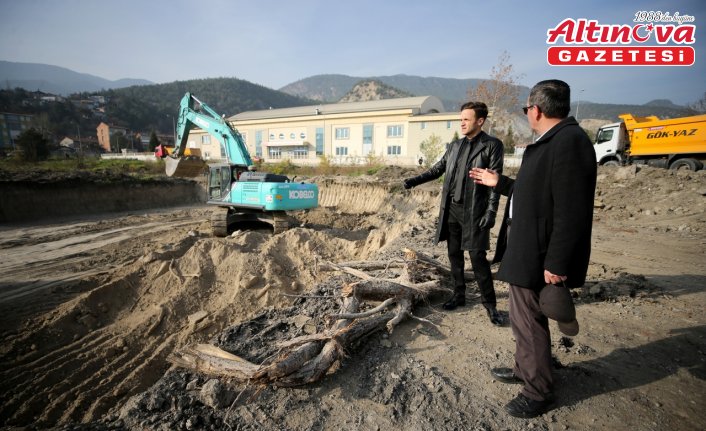 Karabük İdari İşler Savcısı Yılmaz, yapımına başlanan adalet sarayını inceledi