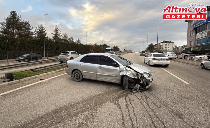 Karabük'te 2 otomobilin çarpıştığı kazada 1 kişi yaralandı