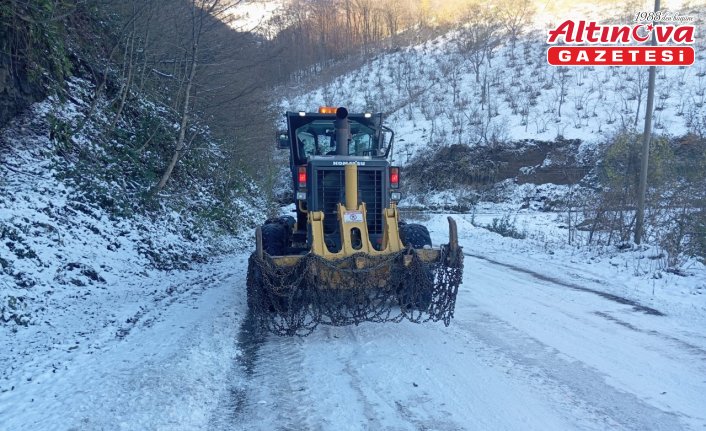 Karadeniz'deki 4 ilde kar nedeniyle 265 yerleşim yerinin yolu ulaşıma kapandı