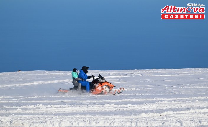 Off-road tutkunları kar yağışının ardından Trabzon'daki Hıdırnebi Yaylası'nda bir araya geldi