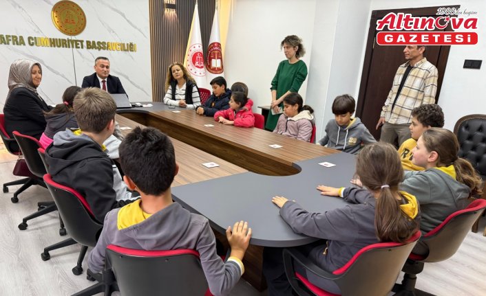 Bafra'da öğrenciler Adalet Sarayı'nın işleyişini yerinde gördü