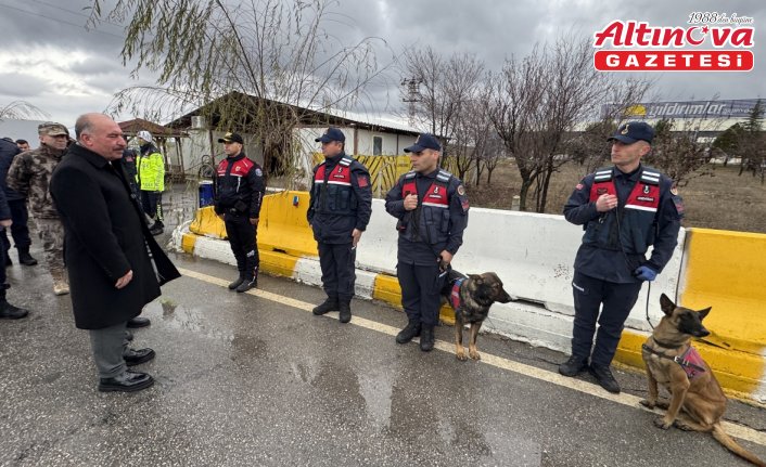 Vali Çalgan, Çorum-Ankara kara yolunda trafik denetimine katıldı