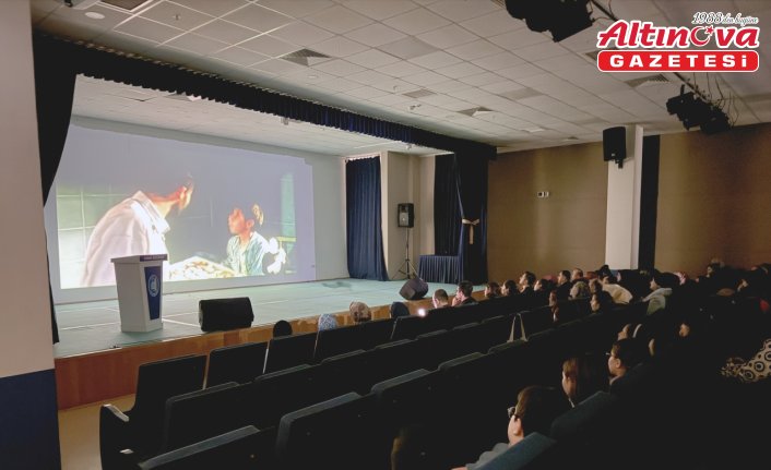 Çorum’da görme engelliler için sesli film gösterimi gerçekleştirildi