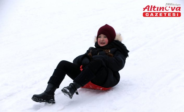 Ilgaz Yurduntepe Kayak Merkezi'nde yarıyıl tatili yoğunluğu yaşanıyor