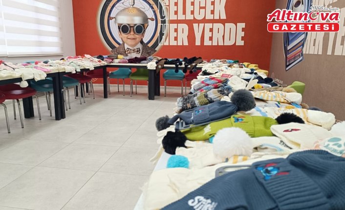 Laçin Gençlik Merkezi'nden Doğu Türkistanlı yetim çocuklara kışlık yardımı