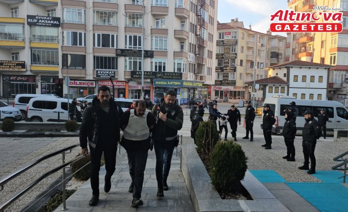 Çorum'da bir kişinin öldürülmesiyle ilgili gözaltına alınan 4 zanlı adliyede