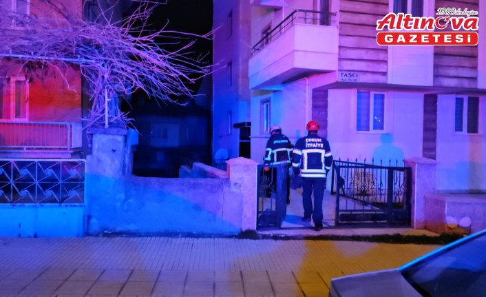 Çorum'da şizofreni hastasının rehin aldığı anne ve anneannesini polis kurtardı