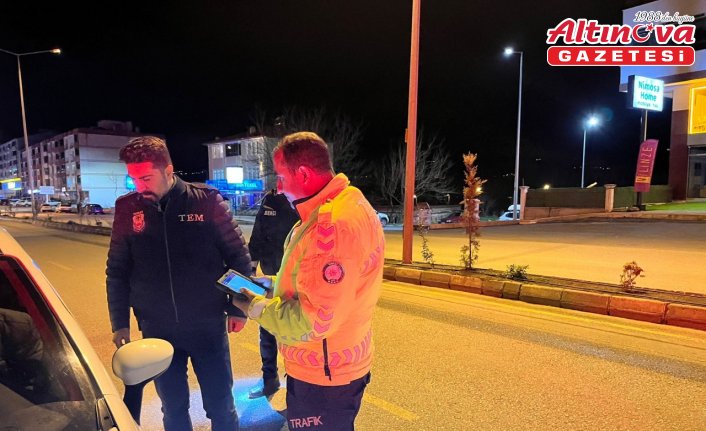 Niksar'da yapılan denetimde sürücülere 17 bin 444 lira para cezası verildi