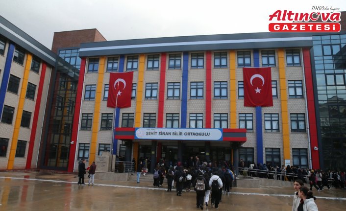 Samsun ve 6 ilde eğitim öğretim yılının ikinci dönemi “Bayrak Sevgisi“ temasıyla başladı
