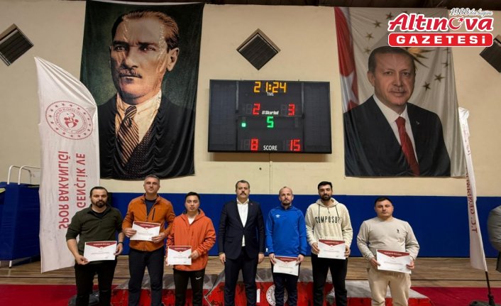 Tıp Bayramı Voleybol Turnuvası'nda kupa ve madalyalar sahiplerini buldu