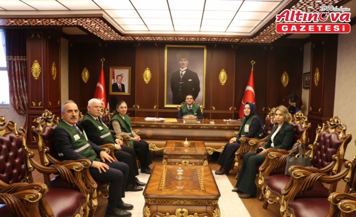 Yeşilay Trabzon Şubesi Başkanı Güner, Of Kaymakamı Eşref Akça’yı ziyaret etti