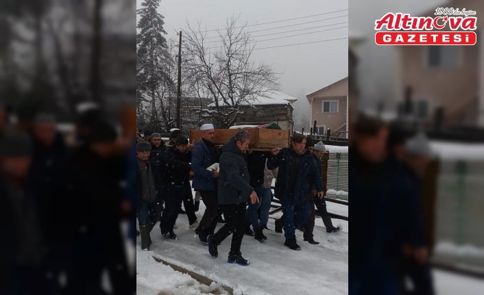 Zonguldak'ta hafif ticari aracın çarpması sonucu ölen kadının cenazesi Düzce'de toprağa verildi