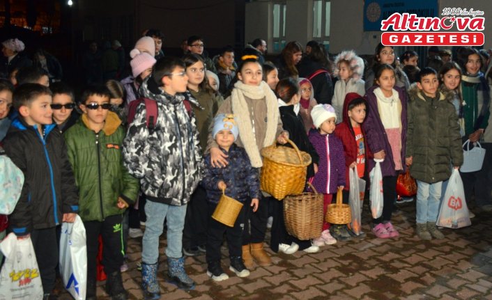 Amasya'da 150 yıldan fazla geçmişi olan “sepet sallama“ geleneği devam ediyor