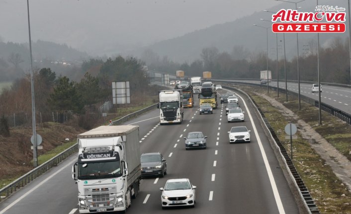 Anadolu Otoyolu'nun Bolu ve Düzce kesiminde bayram tatili hareketliliği kısmen başladı