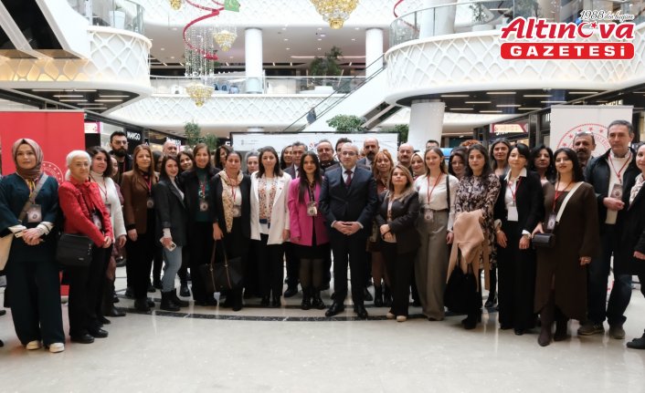 Çorum'da “Sanatın Işığında Kadın“ temalı resim sergisi açıldı