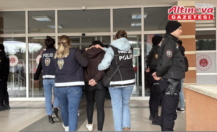 Midesinde Türkiye'ye uyuşturucu sokan zanlıyla bu kişiye yardım eden 5 kişi yakalandı