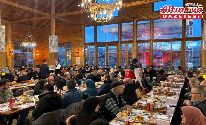 Salıpazarı'nda şehit aileleri, gaziler ile öksüz ve yetim çocuklar iftar sofrasında buluştu