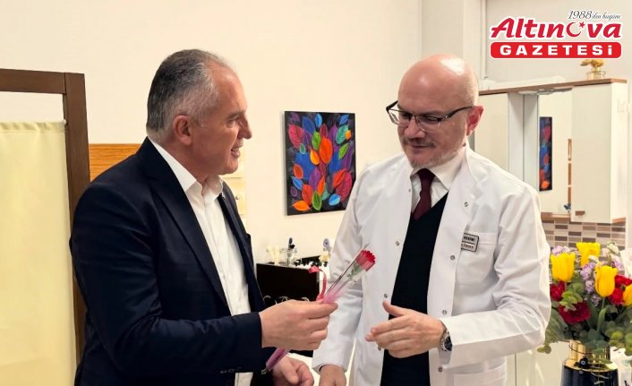 Taşova Belediye Başkanı Özalp'ten sağlık çalışanlarına Tıp Bayramı ziyareti