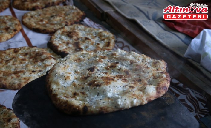 Tokat'ın Artova ilçesindeki evlerde “bayram çöreği“ geleneği yaşatılıyor