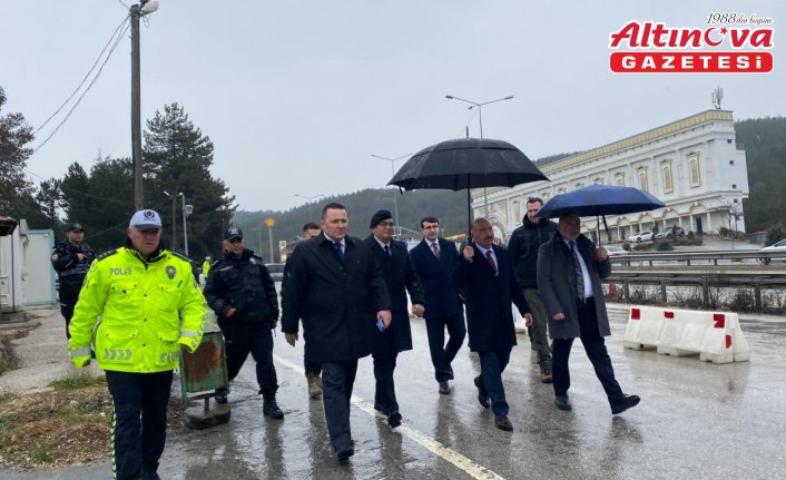 Vali Çalgan, Çorum-Samsun kara yolundaki uygulama noktasını ziyaret etti