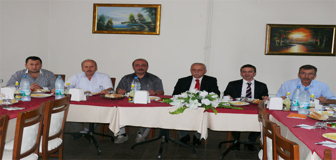  ASLAN YILDIRIM, KAHVALTIDA BASINLA BULUŞTU