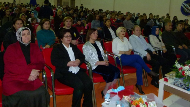 Bafra Gençlik Merkezi'nde Kadınlar Günü Kutlaması