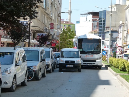  KENT İÇİNDE TRAFİK SORUNU ÇÖZÜM BEKLİYOR 