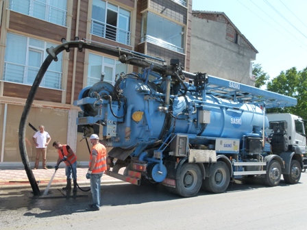  İSMETPAŞA MAHALLESİNDE RÖGARLAR TEMİZLENDİ 