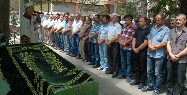 NAZIM UÇAR DUALARLA SON YOLCULUĞUNA UĞURLANDI