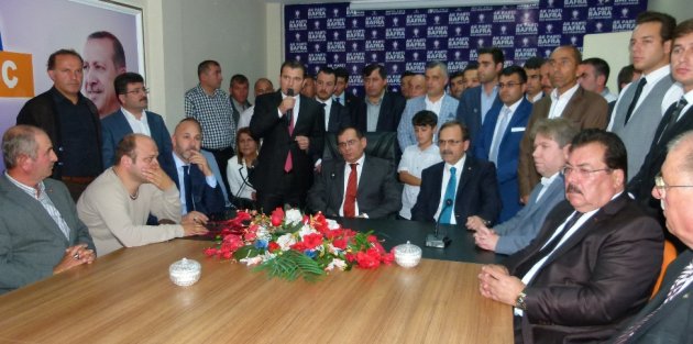 AK PARTİ’DE BAYRAMLAŞMA