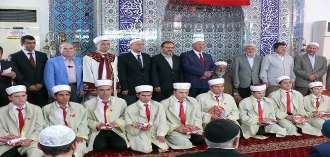 AKTEKKE KUR’AN KURSUN’DA 12 HAFIZ İÇİN İCAZET TÖRENİ 