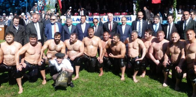 ALAÇAM GEYİKKOŞAN GÜREŞLERİNDE BAŞPEHLİVAN ŞABAN YILMAZ