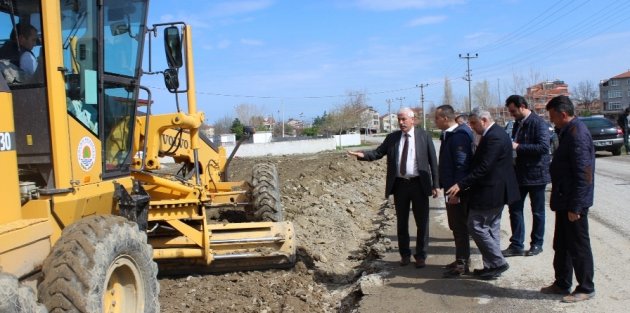 ALAÇAM’DA GEÇİÇİ OTOBÜS TERMİNALİ YAPIMI DEVAM EDİYOR