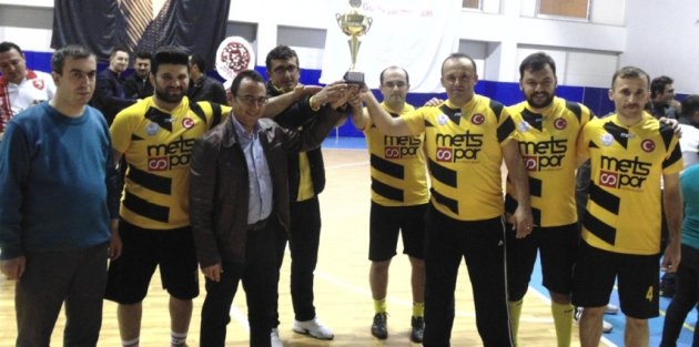 ALAÇAM’DA OYNANAN TURNUVA FİNAL VE KUPA TÖRENİ İLE SON BULDU