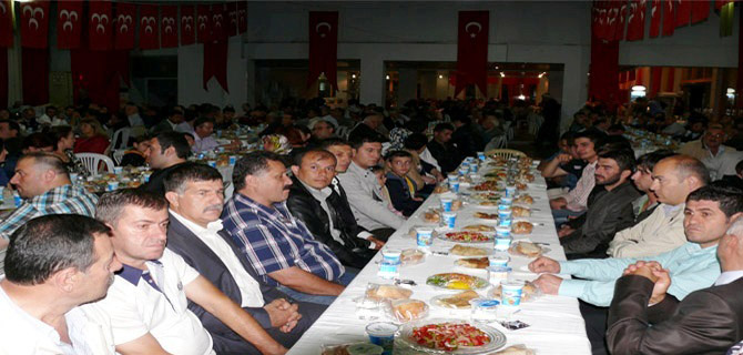 ASLAN YILDIRIM'DAN BİRLİK VE BERABERLİK YEMEĞİ