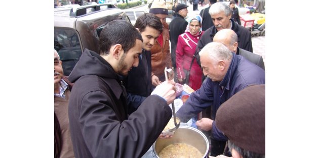 “AŞURE; FARKLILIKLARIN SEVGİYLE YORULMASIDIR’’