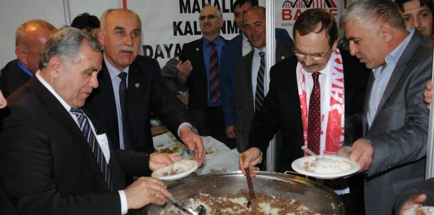 BAFRA ÇETİNKAYALILAR DERNEĞİ FESHANE’NİN GÖZDESİ OLDU