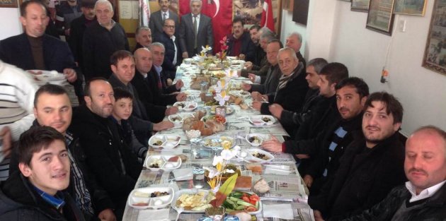 BAFRA ÇETİNKAYALILAR DERNEĞİ KAHVALTISINA YÜZLERCE BAFRALI BIR ARAYA GELDİ