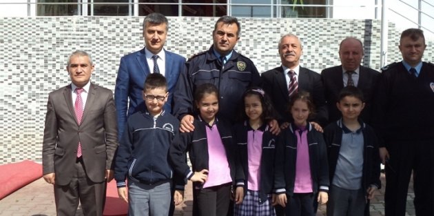 BAFRA İLÇE MİLLİ EĞİTİM MÜDÜRLÜĞÜ VE KIZILIRMAK İLKOKULUNDAN POLİS HAFTASI ZİYARETİ