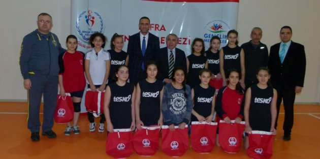 Bafra Kaymakamı Halis Arslan, “Çocuklarınızı Bu Salonlara Yönlendirin“