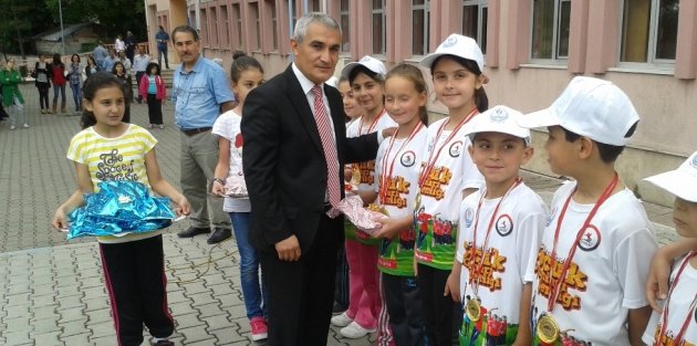 BAFRA KIZILIRMAK İLKOKULU ÇOCUK ŞENLİĞİ İL YARIŞMALARIND İL İKİNCİSİ OLDU