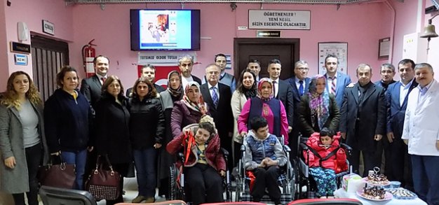 BAFRA MEHMET AKİF ERSOY İLKOKULU'NDA TEKERLEKLİ SANDALYE TÖRENİ