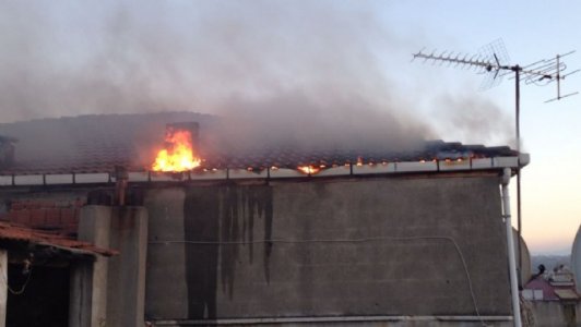 Bafra'da 2. Çatı Yangını