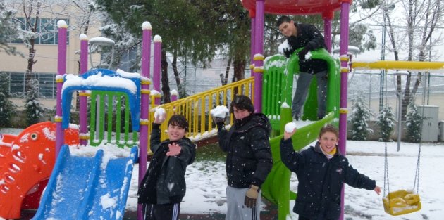 BAFRA’DA BEKLENEN KAR YAĞDI