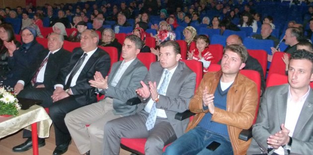 BAFRA’DA “MALAZGİRT’TEN ÇANAKKALE’YE TÜRKLÜĞÜN DESTANI” KONFERANSI DÜZENLENDİ