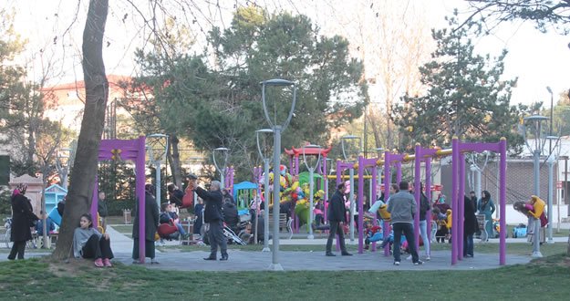 BAHARDAN BİR GÜN ÇALDIK