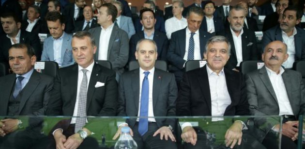 BAKAN ÇAĞATAY KILIÇ BEŞİKTAŞ - GALATASARAY DERBİSİNİ İZLEDİ