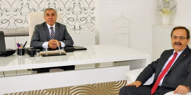 BAŞKAN ŞAHİN'DEN KAYMAKAM ARSLAN'A ‘HAYIRLI OLSUN’ ZİYARETİ