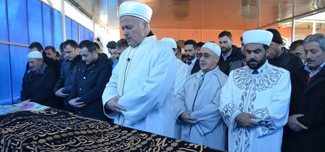 Büşra Küçük Gözyaşları Arasında Son Yolculuğuna Uğurlandı