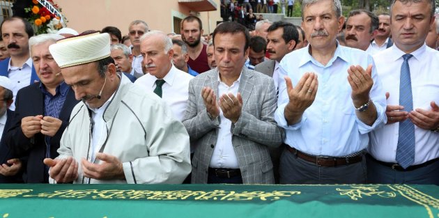 Canik Belediye Başkanı Osman Genç’ten Annesine Son Görev